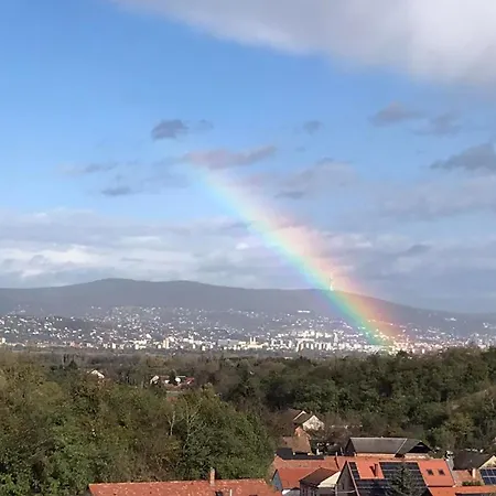 Lila Akac Vendeghaz Apartmán